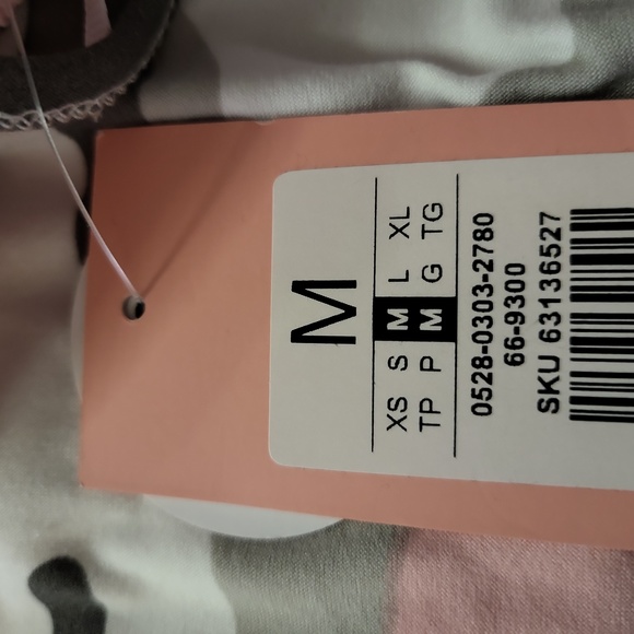 Weekend Edition 2 piece set. Pink and Grey Camouflage - Picture 6 of 6